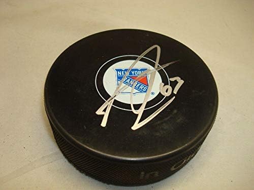 Anthony Duclair assinou o New York Rangers Hockey Puck autografado 1A - Pucks autografados da NHL