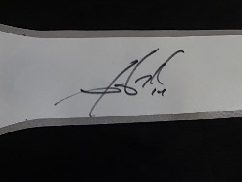 Justin Williams autografou a camisa preta de Los Angeles Kings com prova, foto de Justin assinando para nós, Los Angeles Kings,