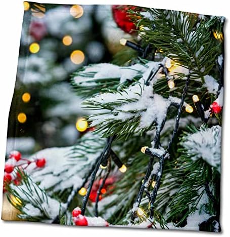 3DROSE Árvore de Natal ao ar livre, neve, agulhas, luzes, brinquedos. Joy de inverno - toalhas