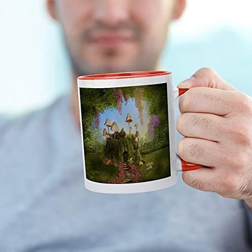 Casa de fantasia no tronco de árvores com cogumelos caneca de café cerâmica com cor dentro e manusear xícara de