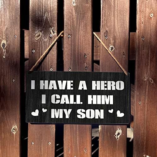 Fazenda de presente de sinal patriótico Eu tenho um herói chamando -o de meu filho de madeira pendurada placa placa decoração de arte de parede rústica para decoração em casa 12 x 6 polegadas