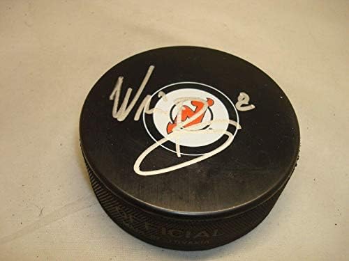 Will Butcher assinou o Puck de Hóquei de Devils de New Jersey autografado 1b - Pucks autografados da NHL