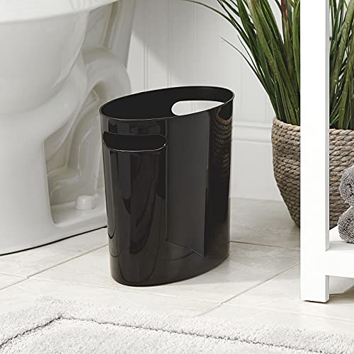 Mdesign moderno oval lixo compacto de plástico pode cesta de resíduos, lixeira de lixo para banheiro, cozinha, lavanderia, escritório em casa, dormitórios - alças embutidas - preto