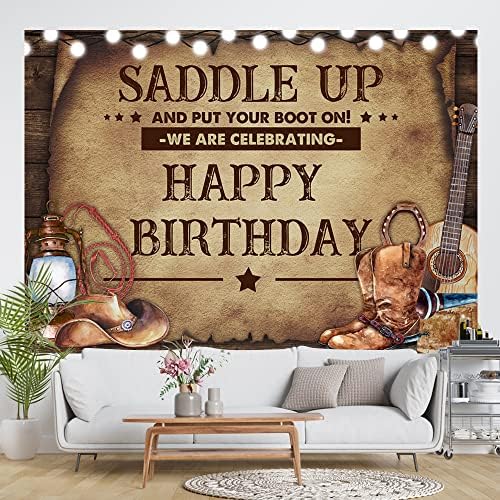 Ticuenicoa 7 × 5ft Birthday Birthday Birthday Seldle e coloque sua bota. Estamos comemorando feliz aniversário Background Boys Boys Rússicos Caso de madeira Cactus Cowboy Western Hat Banner Decorações
