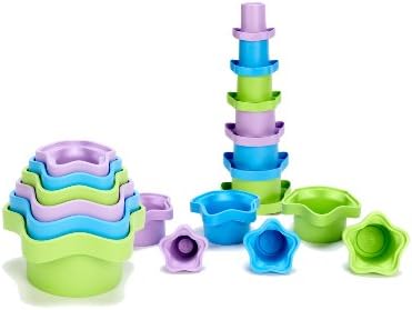 Brinquedos verdes empilhando xícaras, roxo/azul/verde