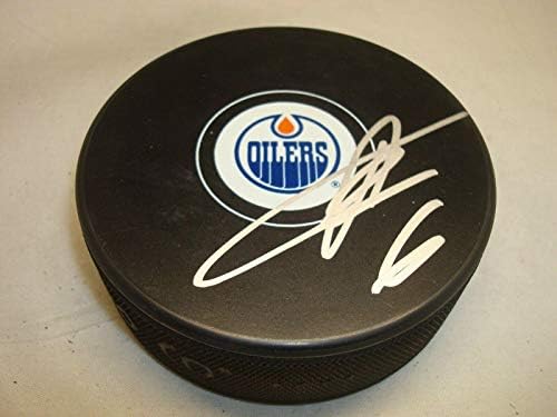 Adam Larsson assinou o Edmonton Oilers Hockey Puck autografado 1C - Pucks autografados da NHL