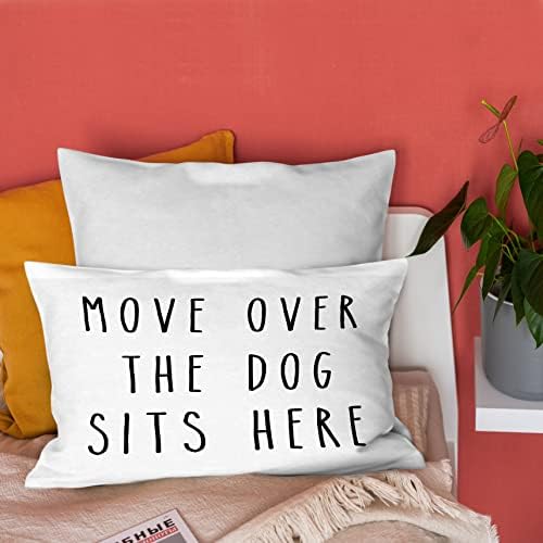 Burosev Move Over the Dog Stay aqui Capas de travesseiro macio, Citação engraçada do proprietário de cachorro Passagem decorativa, decoração de casa de amantes de cães Decorações para o quarto de casa Sofá Sala de estar （12 × 20 polegadas）
