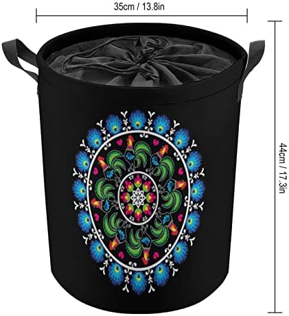 Polonês cesto tradicional de lavanderia folclórica com lavanderia de tração de tração para viagem para viagens em casa