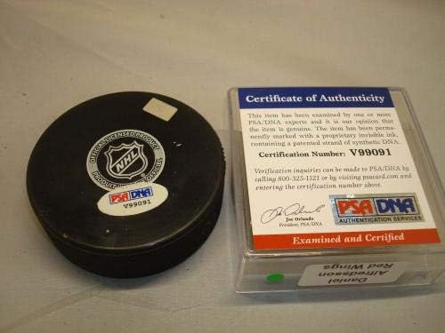 Daniel Alfredsson assinou Detroit Red Wings Hockey Puck Autograph PSA/DNA COA 1A - Pucks de NHL autografados