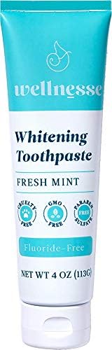 Bem -estar: pasta de dente clareador - hortelã fresca - 1 tubo, 4 oz - dentes limpos, acalmar as gengivas e refrescar a respiração - sem crueldade, não -OGM - sem parabenos, sulfatos, glicerina ou fluoreto