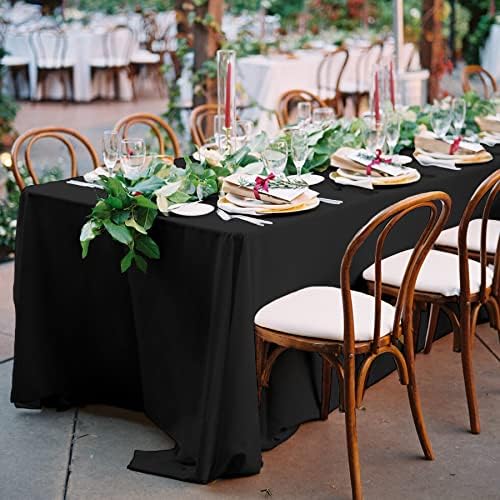 O Outpain 2 pacote toalhetes de mesa de 70x144 polegadas, toalhas de mesa de poliéster pretas para mesas de 6 pés, capas de mesa resistentes a manchas e rugas para casamento, festa ao ar livre interna, jantar de férias