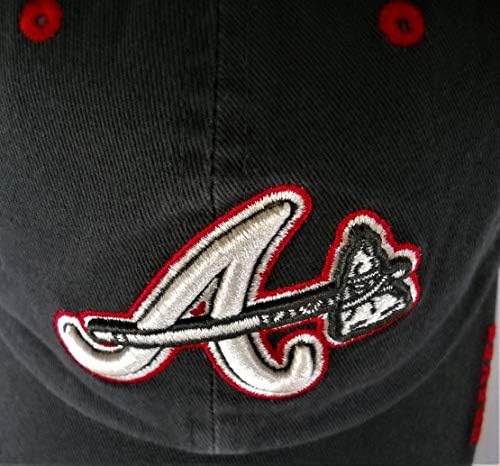 Atlanta Braves unissex adulto adulto de baixo perfil de baixo perfil cinza com chapéu de boné com logotipo A/Tomahawk branco e preto e apelido vermelho em Bill