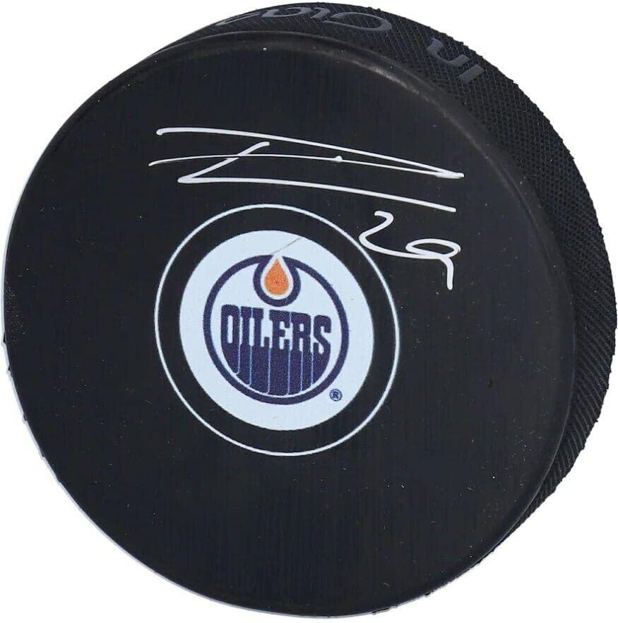 Leon Draisaitl assinou o hóquei autografado com fãs de Oilers Edmonton - Pucks NHL autografados - Pucks