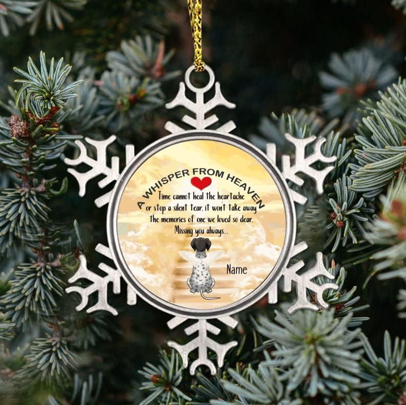 Memorial Pet Theme Christmas Tree Ornament de 3 polegadas, um sussurro do céu, nome de cão personalizado, ornamento de metal, ornamento de árvore de natal de inverno, lembrança do memorial para cães para decoração de festa de férias