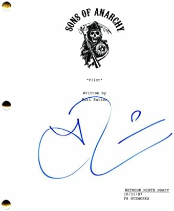 Theo Rossi assinou filhos autógrafos de Anarchy Pilot Script - Juice Ortiz Co -estrelado: Charlie Hunnam, Katey Sagal, Kim Coates, Kurt Sutter, Maggie Siff - Sombras em Luke Cage, Lowriders, Vault, areias vermelhas