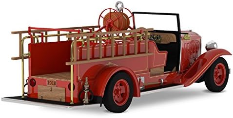 Hallmark Keetake Ornamento de Natal de 2018 do ano datado, Brigada de caminhões de bombeiros 1932 Buick Fire Motor com luz