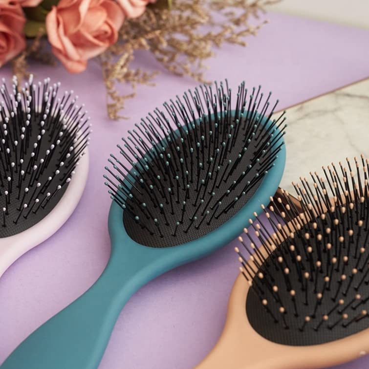 Escovas essenciais de cabelo oval por Beaverstrong, Detelando escovas de cabelo com cerdas de nylon macias tapadas e base de almofada de ar