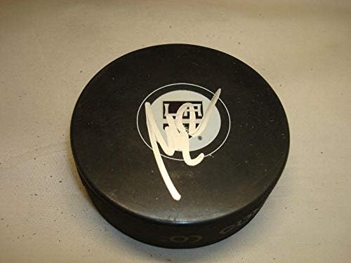 Matt Greene assinou Los Angeles Kings Hockey Puck autografado 1b - Pucks autografados da NHL