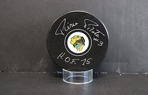 Pierre Pilote assinou Puck Official Autograph PSA/DNA AD50111 - Pucks autografados da NHL