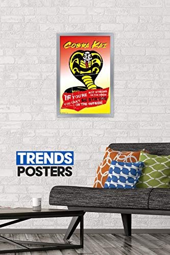 Trends International Cobra Kai - Be Strong Wall Poster, 22.375 X 34, Poster e Mount Bundle