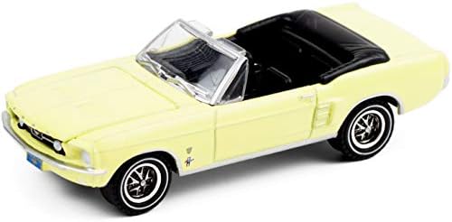 Greenlight 1967 Ford Mustang Convertible High Country Special - Aspen Gold 1:64 Escala