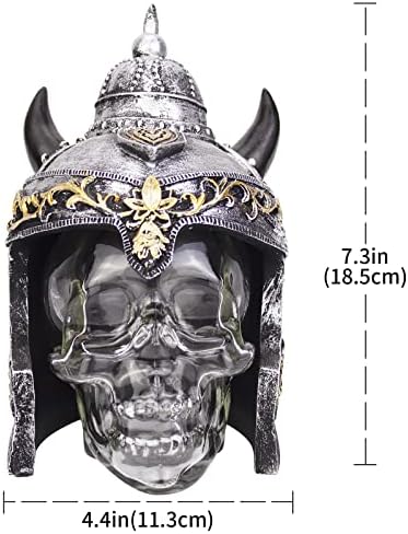 Crânio com decorações de licor de capacete viking