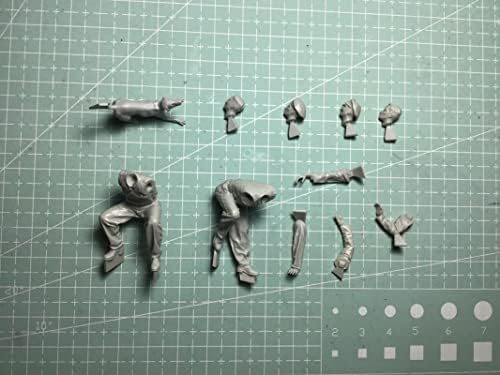 Goodmoel 1/35 WWII Soldier & Puppy Resin Soldier Model Kit / Kit em miniatura de soldado sem montagem e sem pintura / LM-5923